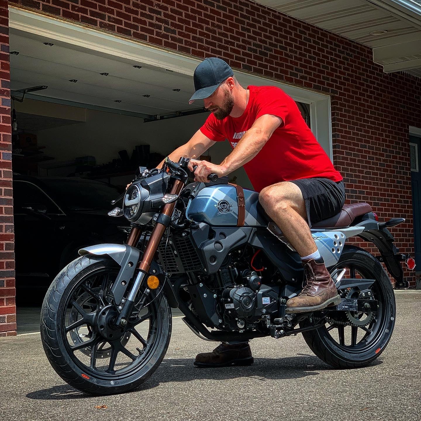 BELMONTE BIKES Lifan KPM 200 Blue Adult Motorcycle Cafe Racer 200cc Gas Street Motorcycle Electric Fuel Injection 17HP 6 Speed Made by Lifan