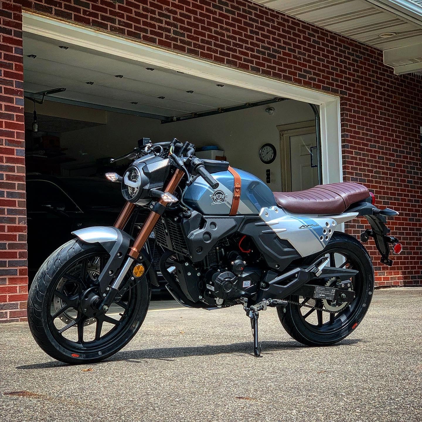 BELMONTE BIKES Lifan KPM 200 Blue Adult Motorcycle Cafe Racer 200cc Gas Street Motorcycle Electric Fuel Injection 17HP 6 Speed Made by Lifan